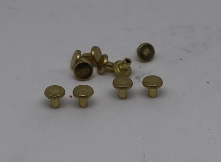 Padrão de bronze fazendo à máquina do parafuso ISO9001 do rebite das peças da precisão do CNC do torno