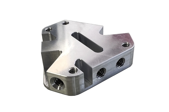 As peças fazendo à máquina do torno anodizaram o CNC lustrado do tratamento de superfície que processa o serviço